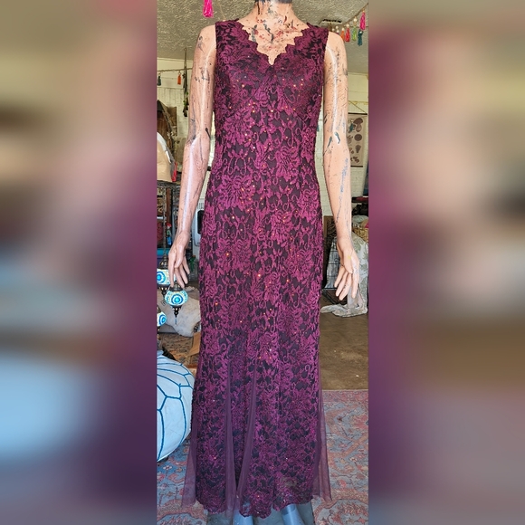 Candalite Petite Dresses & Skirts - Sleeveless Burgundy Lace Maxi Dress with Scalloped V-Neck
